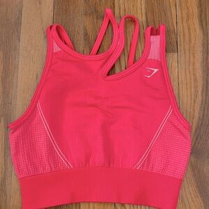 GYMSHARK - seamless asymmetrical shorts bra (pink)